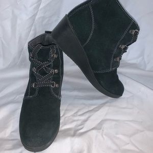 Eddie Bauer black wedge shoes
